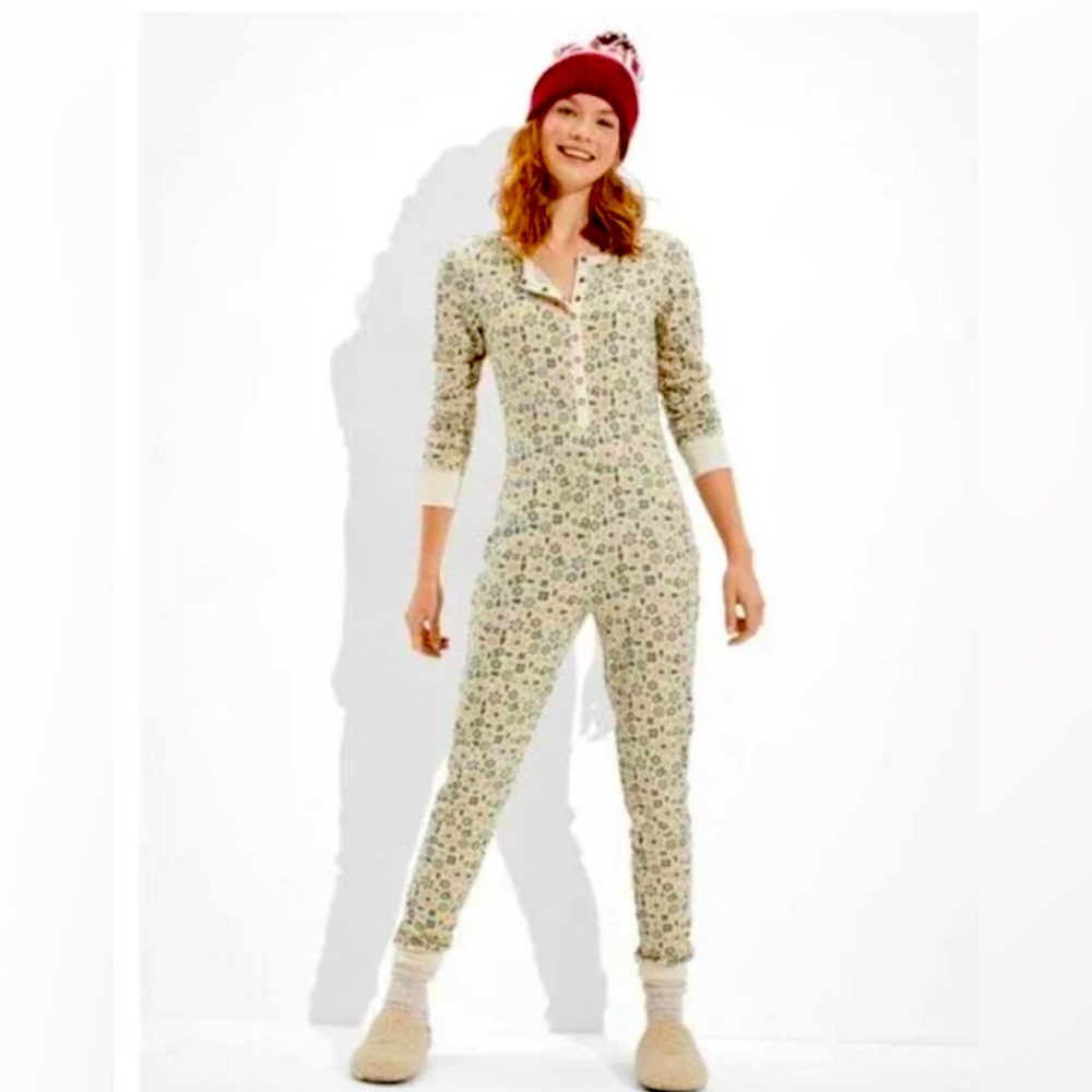 American Eagle women’s waffle onesie, size large